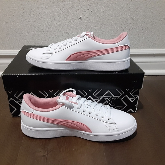 Puma - Picture 3 of 4